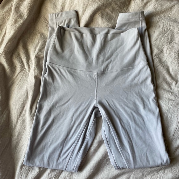 Lululemon Leggings 25” Light Lavender Double lined Align - Picture 3 of 9